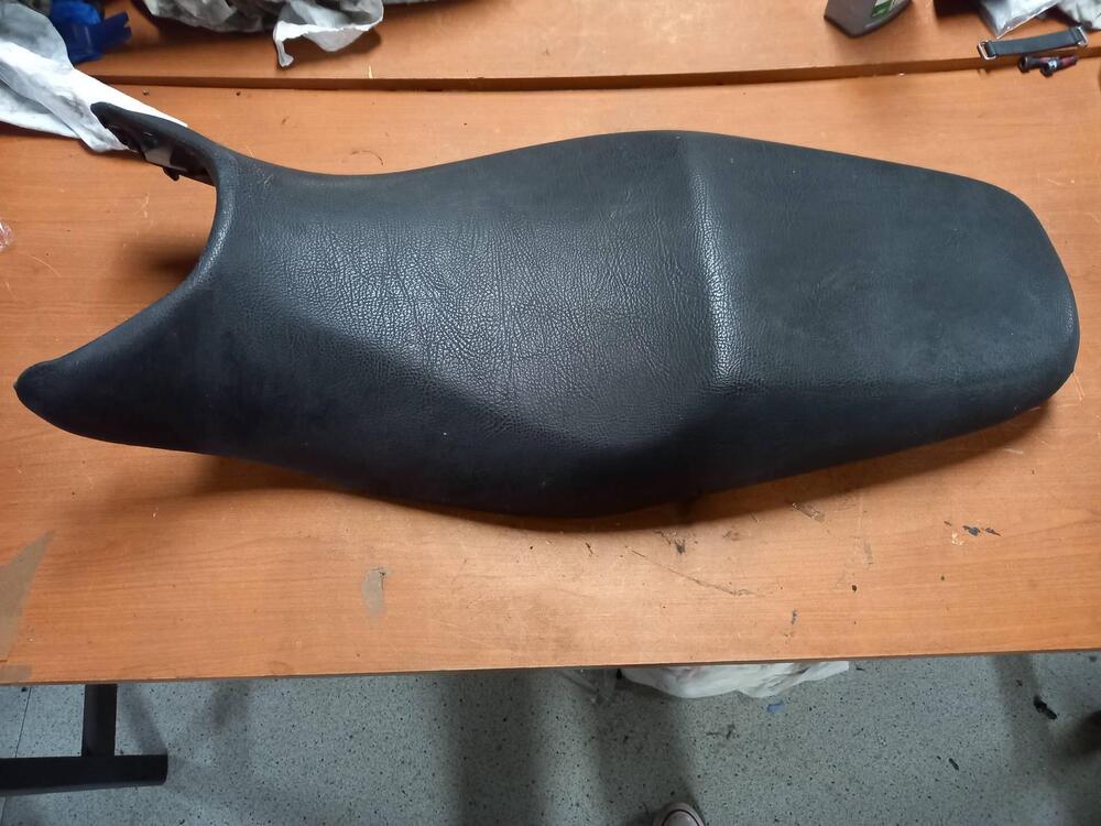 Sella-sedile Kawasaki ZR-7 1999-2004 ,qualche segn (2)