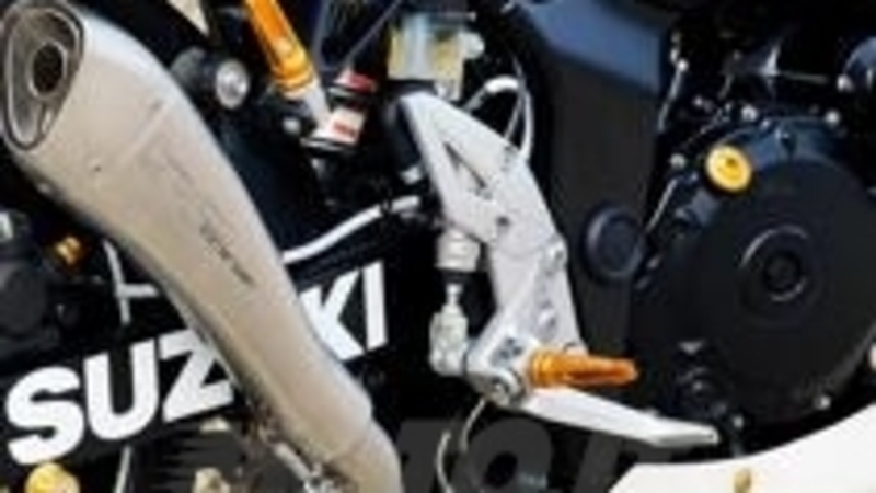 HP Corse: silenziatore Hydroform per Suzuki GSR 750