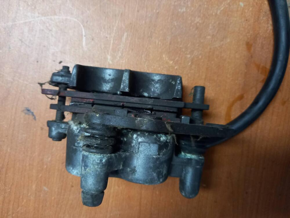 Pinza posteriore Kawasaki ZR-7 1999-2004 ,qualche (3)