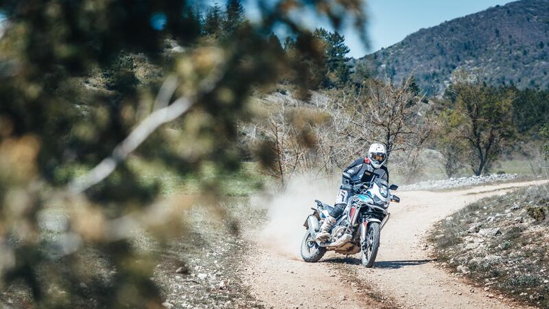 600 km di fuoristrada con la Africa Twin in Abruzzo: il video di Sterrare &egrave; Umano Trophy