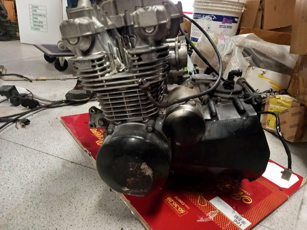 Motore completo Kawasaki ZR-7 1999-2004 (4)