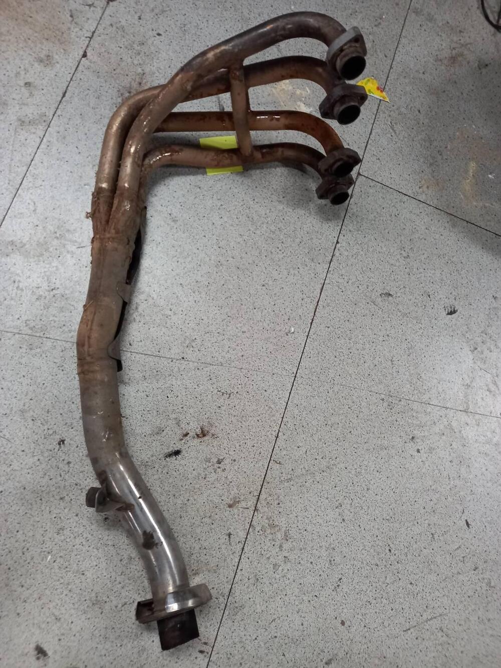 Collettori di scarico Kawasaki ZR-7 danneggiati c