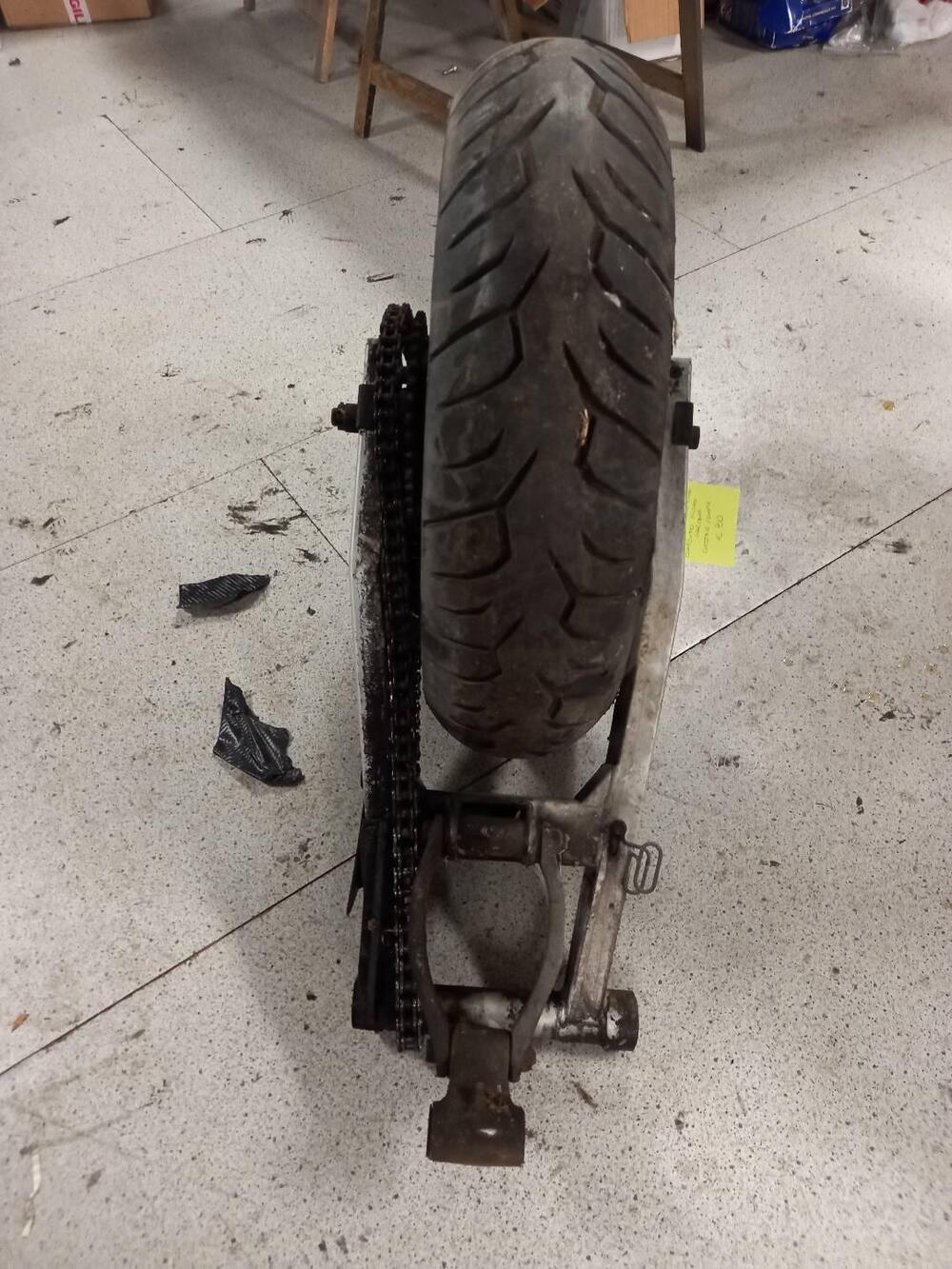 Monobraccio posteriore più cerchio posteriore comp Kawasaki (2)