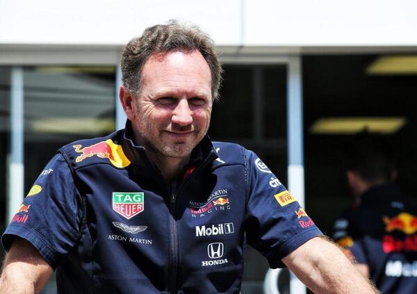 Aston Martin copia Red Bull e il team risponde con ironia: lattine verdi nel box per sfottere gli avversari