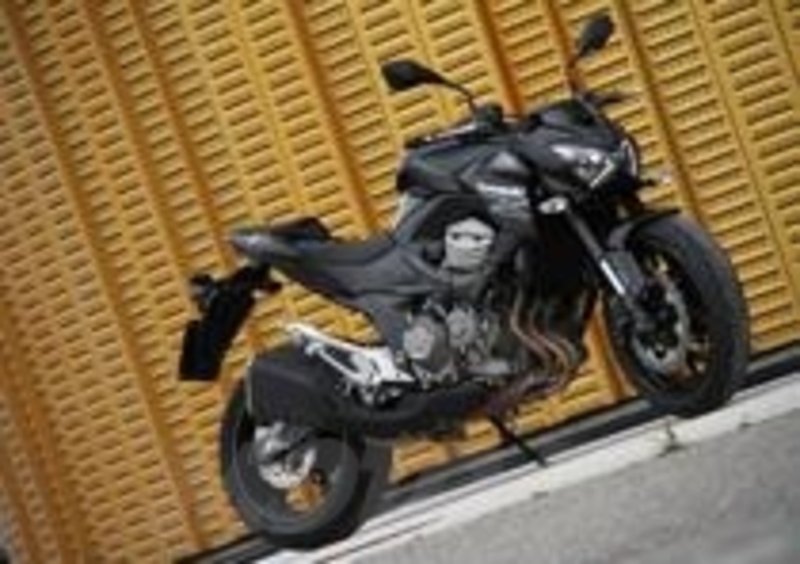 Promozioni Kawasaki su Z800e e Z750R