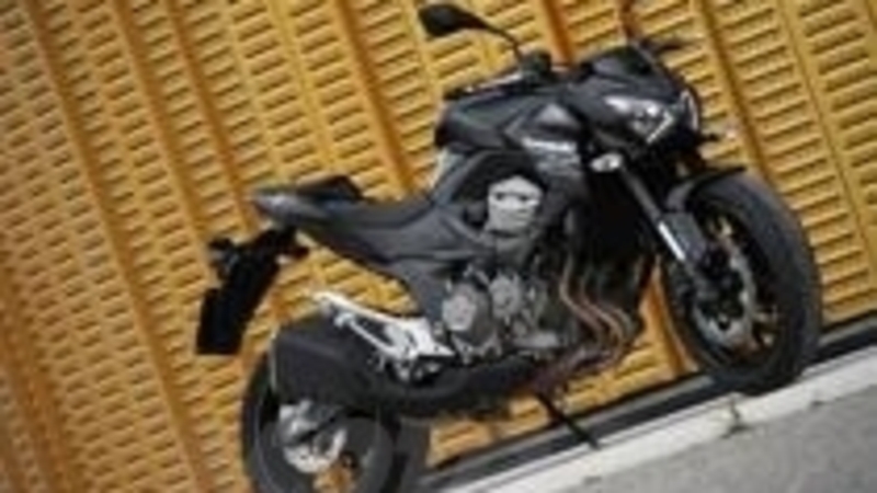 Promozioni Kawasaki su Z800e e Z750R