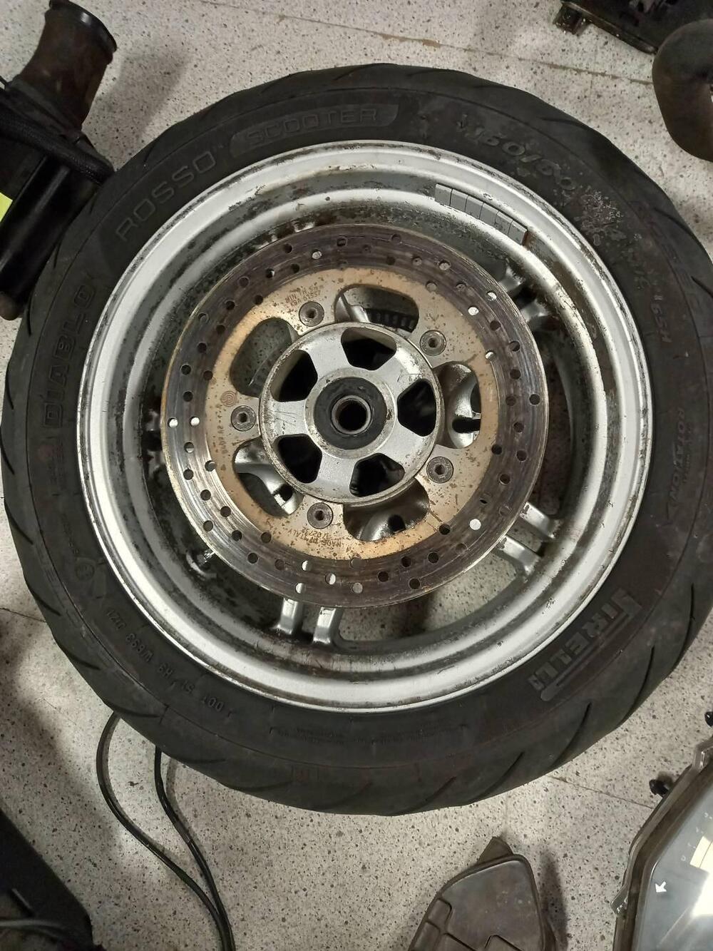 Cerchio posteriore completo disco mozzo gomma Burg Suzuki (3)