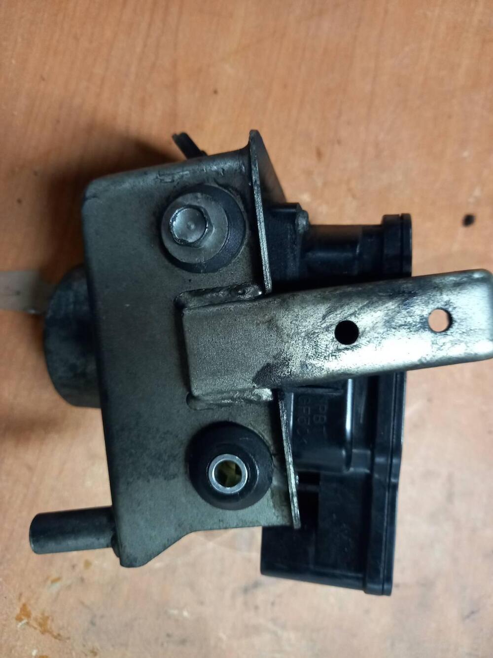 Centralina più pompa abs Burgman Suzuki 650 2006 2 (3)