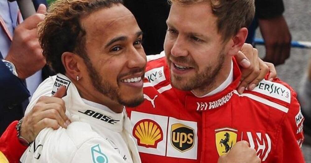 Hamilton dimentica la Mercedes e Vettel la Red Bull: ecco il simpatico siparietto (che far&agrave; arrabbiare qualcuno) 