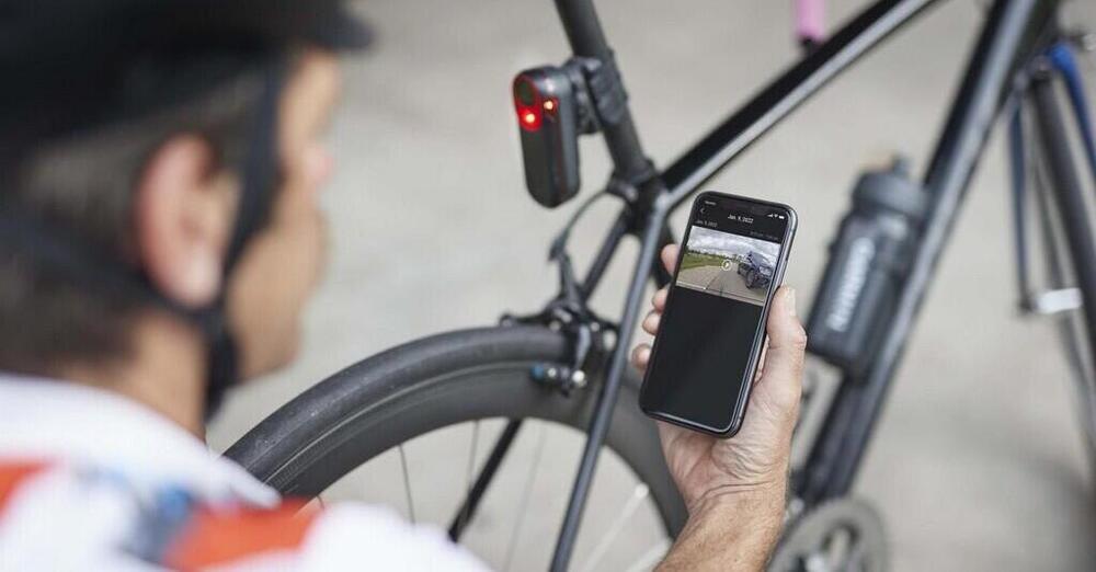 Tac! Garmin lancia la nuova dashcam per ciclisti: contro gli incidenti