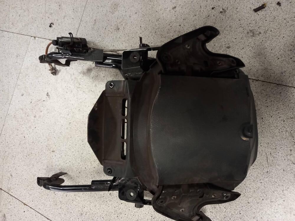 Meccanismo motorino alzata cupolino Burgman 650 20 Suzuki (3)