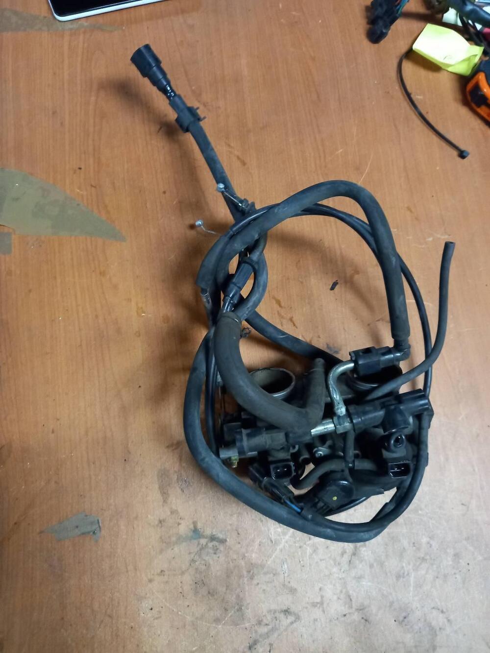 Iniettori completi completi ignettore Burgman 650 Suzuki (2)