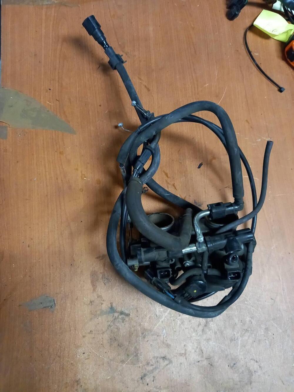 Iniettori completi completi ignettore Burgman 650 Suzuki (3)