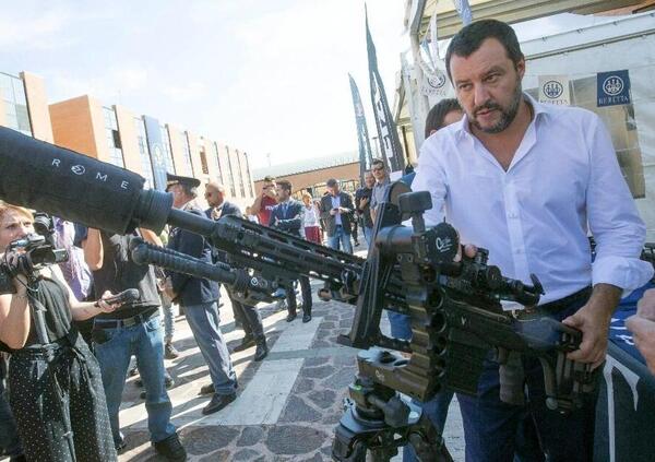 De Angelis: &ldquo;Salvini voleva armarci tutti, ora perch&eacute; &egrave; contro le armi agli ucraini?&rdquo;