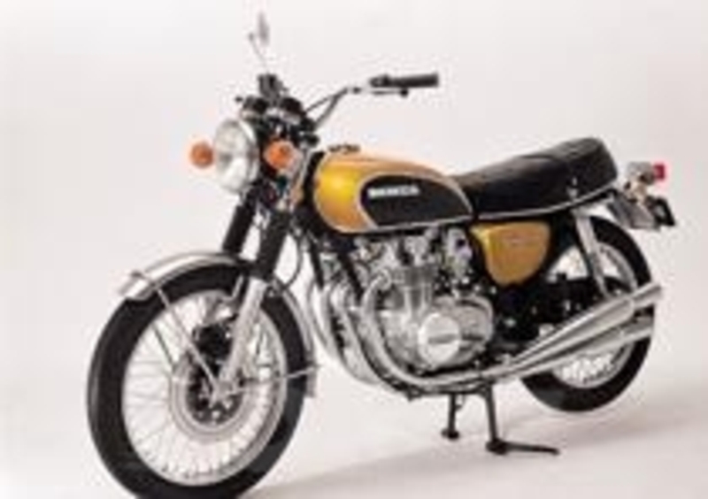 La CB 500 Four del 1971. Il suo 4 cilindri si prestava bene a essere elaborato per le &amp;quot;derivate&amp;quot; 