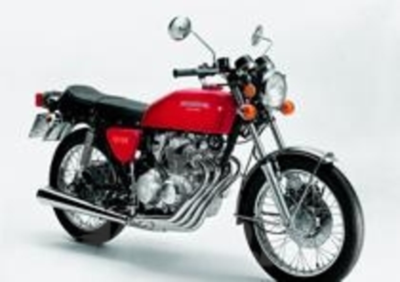 La 350 &amp;egrave; stata sostituita nel 1974 dalla pi&amp;ugrave; sportiva CB 400 Four, con scarico 4-in-1, cambio a 6 marce e prestazioni sensibilmente pi&amp;ugrave; elevate
