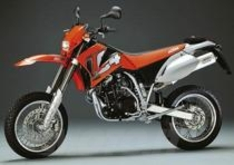 La KTM LC4 620 Super Competition in un&#039;immagine ufficiale
