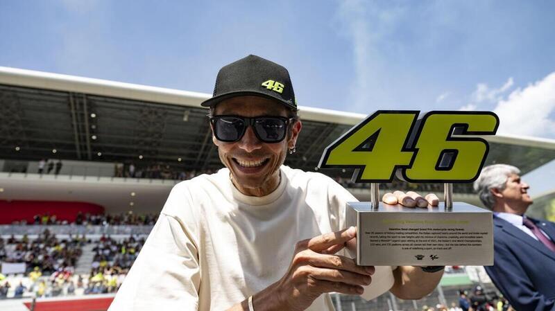 MotoGP 2022. GP d&#039;Italia al Mugello. Ciao 46, ciao Valentino Rossi, ritirato il numero giallo tra cori da stadio: &quot;&Egrave; un momento molto triste&quot; [GALLERY]