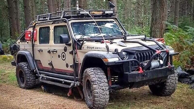 Tutto pronto per l&#039;Apocalisse: la Jeep Gladiator sul set di Jurassic World Dominion 