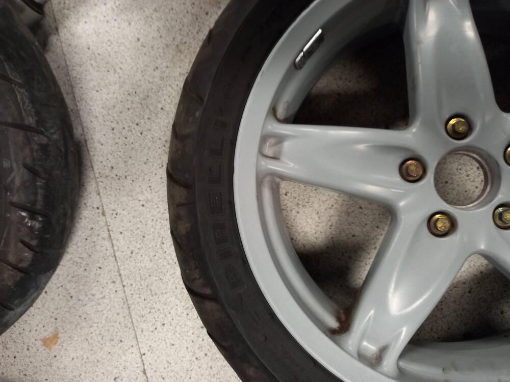 Cerchio posteriore gomma Gilera Nexus500 2003 2005 (2)