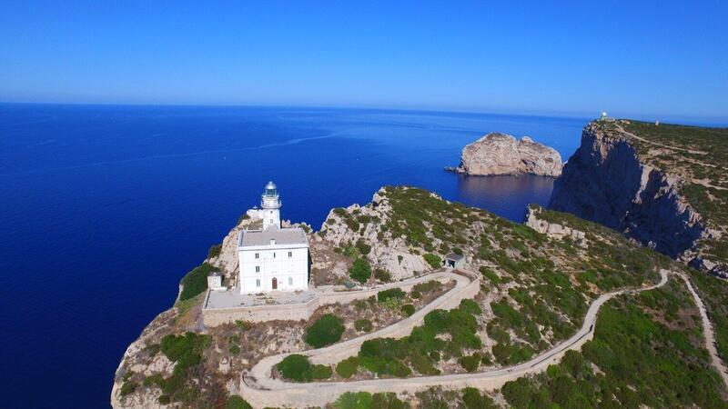 Alghero, stop a benzina e diesel: Capo Caccia diventa green