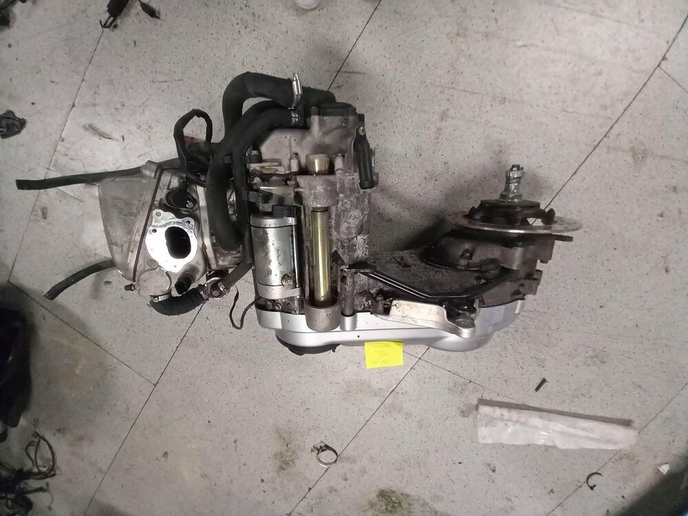 Motore completo NON FUNZIONANTE UTILE PER RICAMBI Gilera