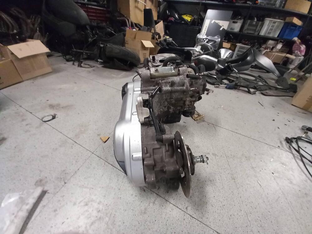 Motore completo NON FUNZIONANTE UTILE PER RICAMBI Gilera (3)