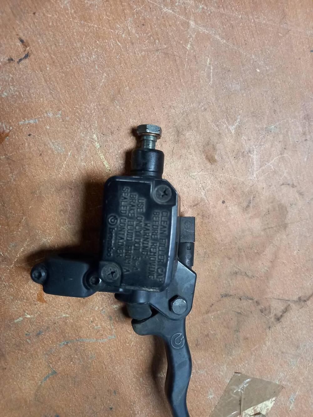 Pompa freno lato destro Gilera Nexus 500 2003-2005 (4)