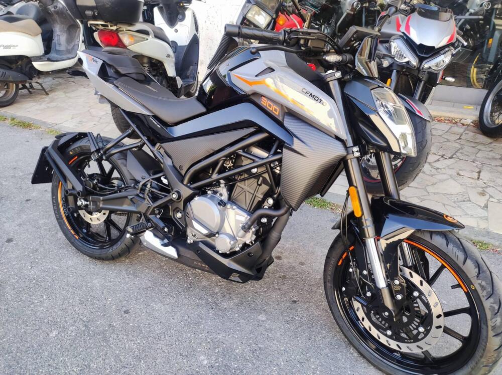 CFMOTO 300NK (2021 - 26) (2)