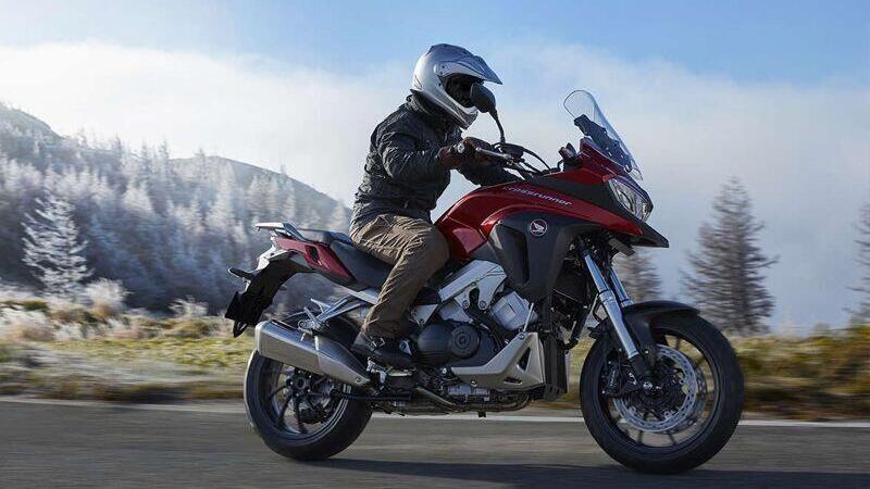 Anche la Honda VFR800X Crossrunner dice addio, perch&eacute; &quot;inquina&quot; troppo...