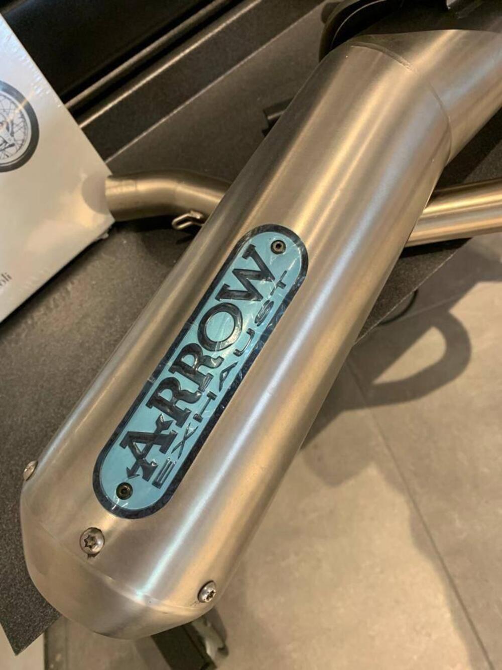 Scarico completo 2in1 Arrow V7II (2)