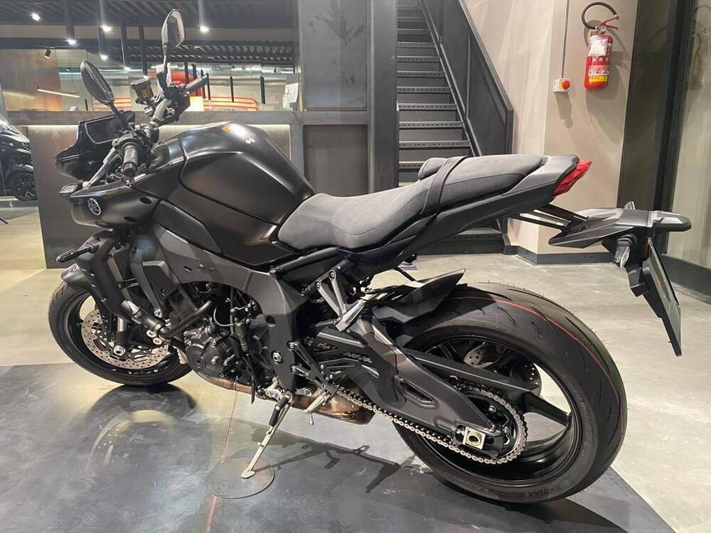 Yamaha MT-10 (2022 - 25) (2)