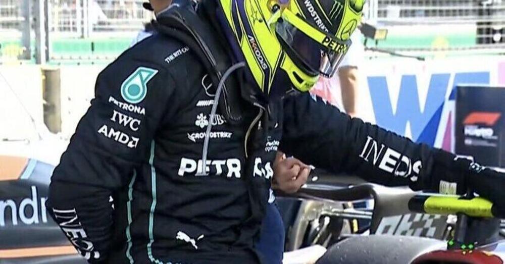 A Baku il vero eroe &egrave; Lewis Hamilton che, distrutto dal dolore, si rialza ancora: ecco l&#039;immagine pi&ugrave; forte di questa domenica