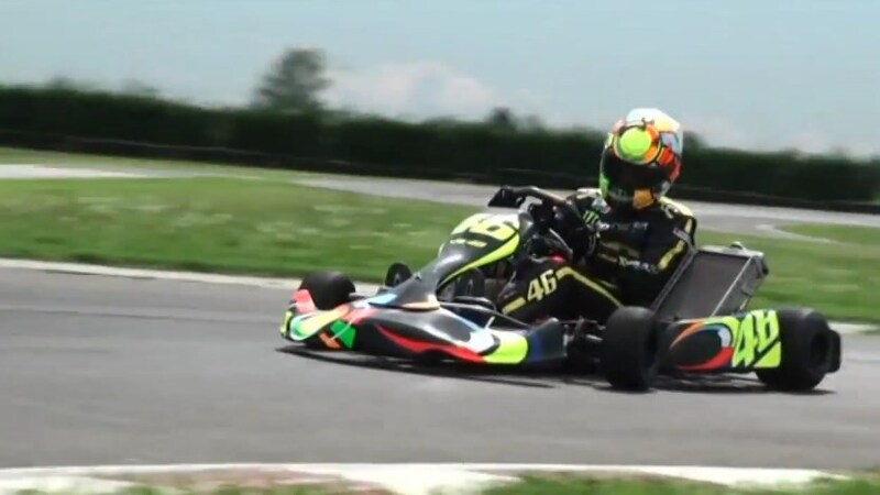 Valentino Rossi: a scuola di kart col campione di Tavullia