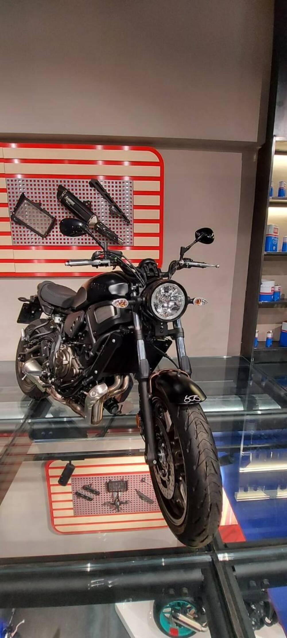 Yamaha XSR 700 (2021) (3)