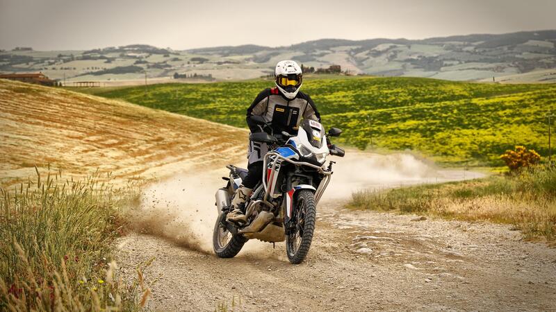 Fuoristrada vietato in Italia? Falso! Vieni con noi alla 1000 Sassi in Toscana con l&#039;Africa Twin