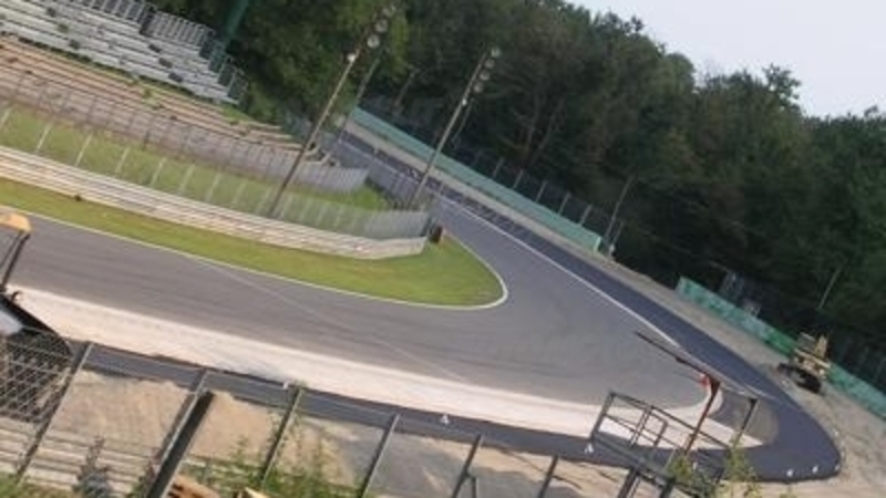 Monza: avviati i lavori di asfaltatura della via di fuga della curva Parabolica 