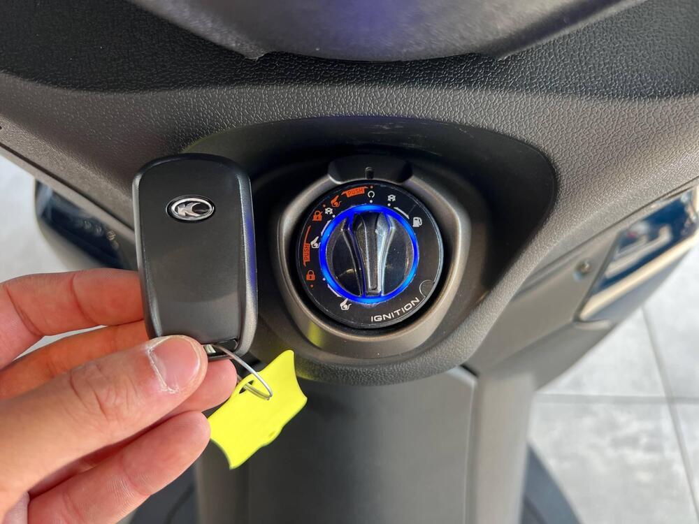 Kymco Agility 300i (2021 - 25) (14)