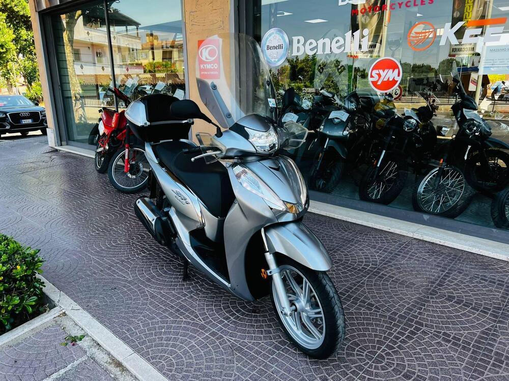 Honda SH 300 i ABS (2016 - 20) (8)