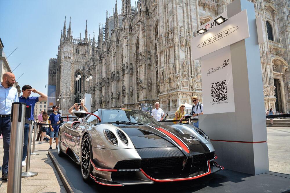 Cos&igrave; come alla prima edizione del Mi.Mo. la pedana in &quot;pole position&quot; a fianco del Duomo &egrave; per una Pagani