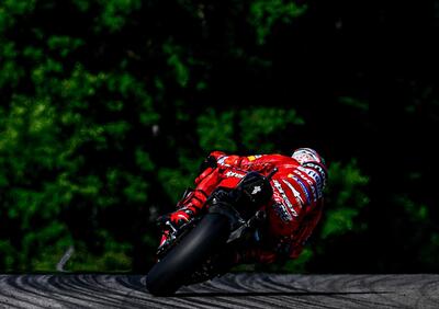 MotoGP 2022. GP di Germania, Pecco Bagnaia vince una fantastica sfida con Fabio Quartararo per la pole!