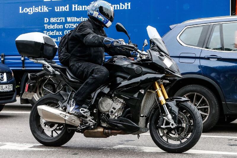 La nuova crossover BMW S1000 RX