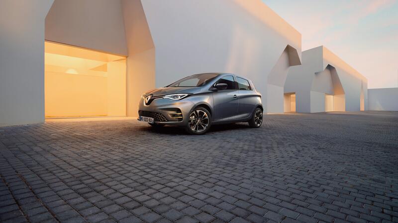 Renault Zoe rinnovata vs Fiat 500e: la migliore citycar elettrica  