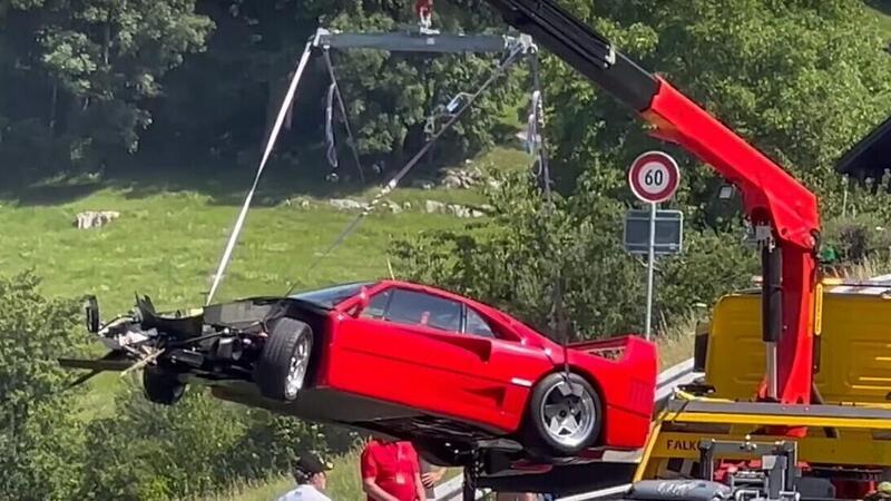 L&#039;incredibile &quot;danno svizzero&quot; ripreso in video: una Ferrari F40 incidentata a un raduno!