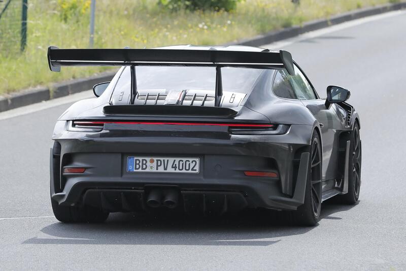 Arriva la nuova GT3 RS: sar&agrave; l&#039;ultima &quot;pura&quot; di questa dinastia Porsche 911?