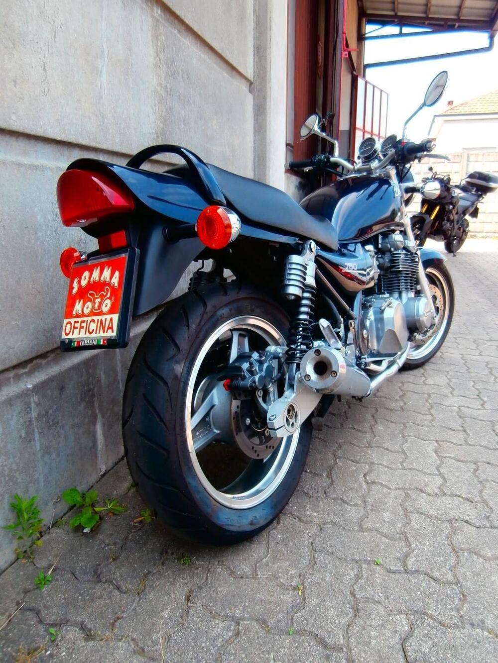 Kawasaki Zephyr 750 (7)