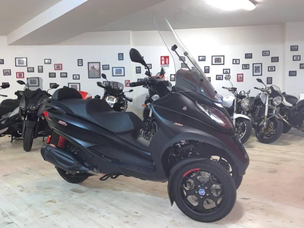 Piaggio Mp3 350 ie ABS (2018 - 19) (2)