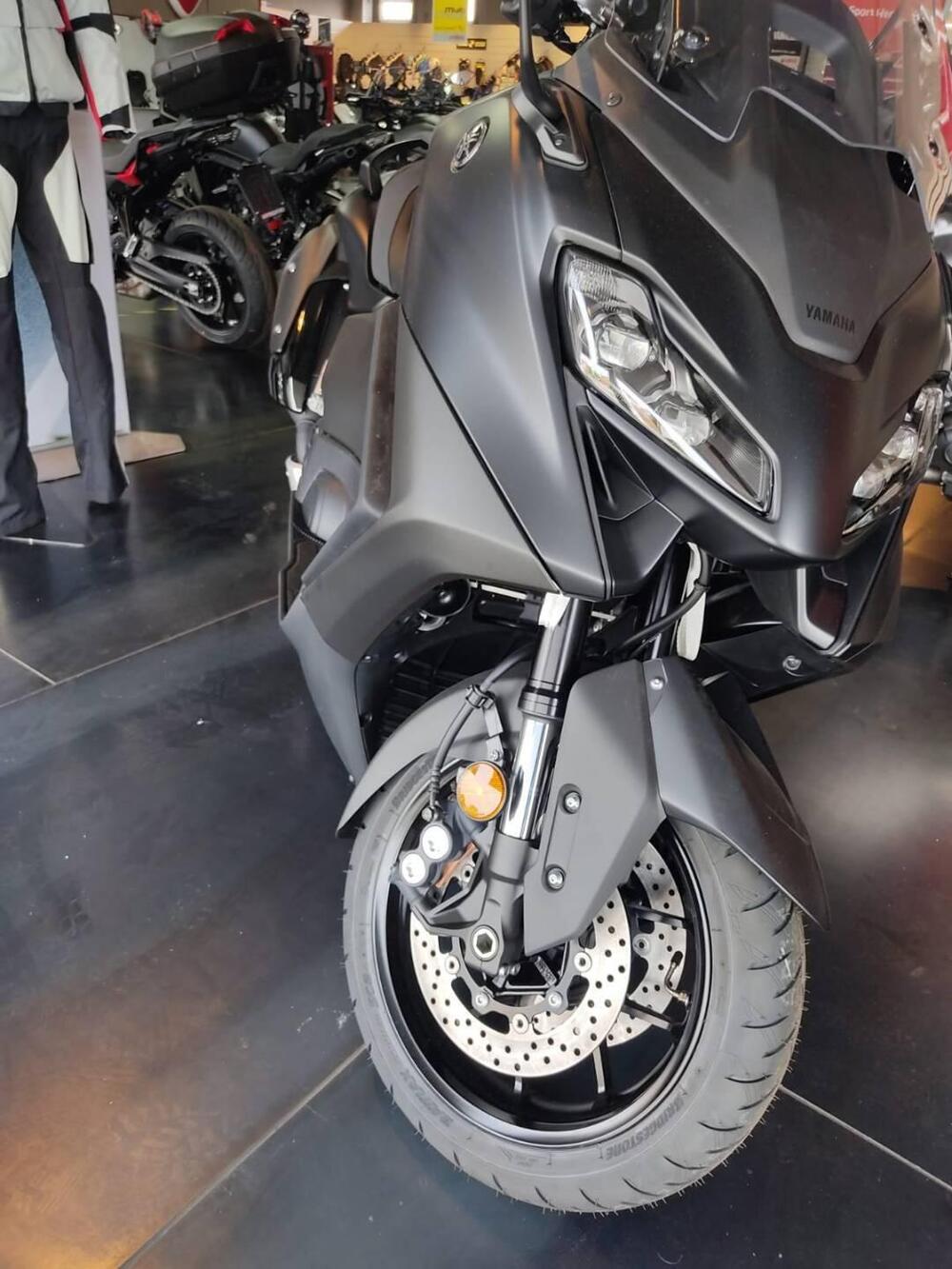 Yamaha T-Max 560 (2022 - 24) (2)