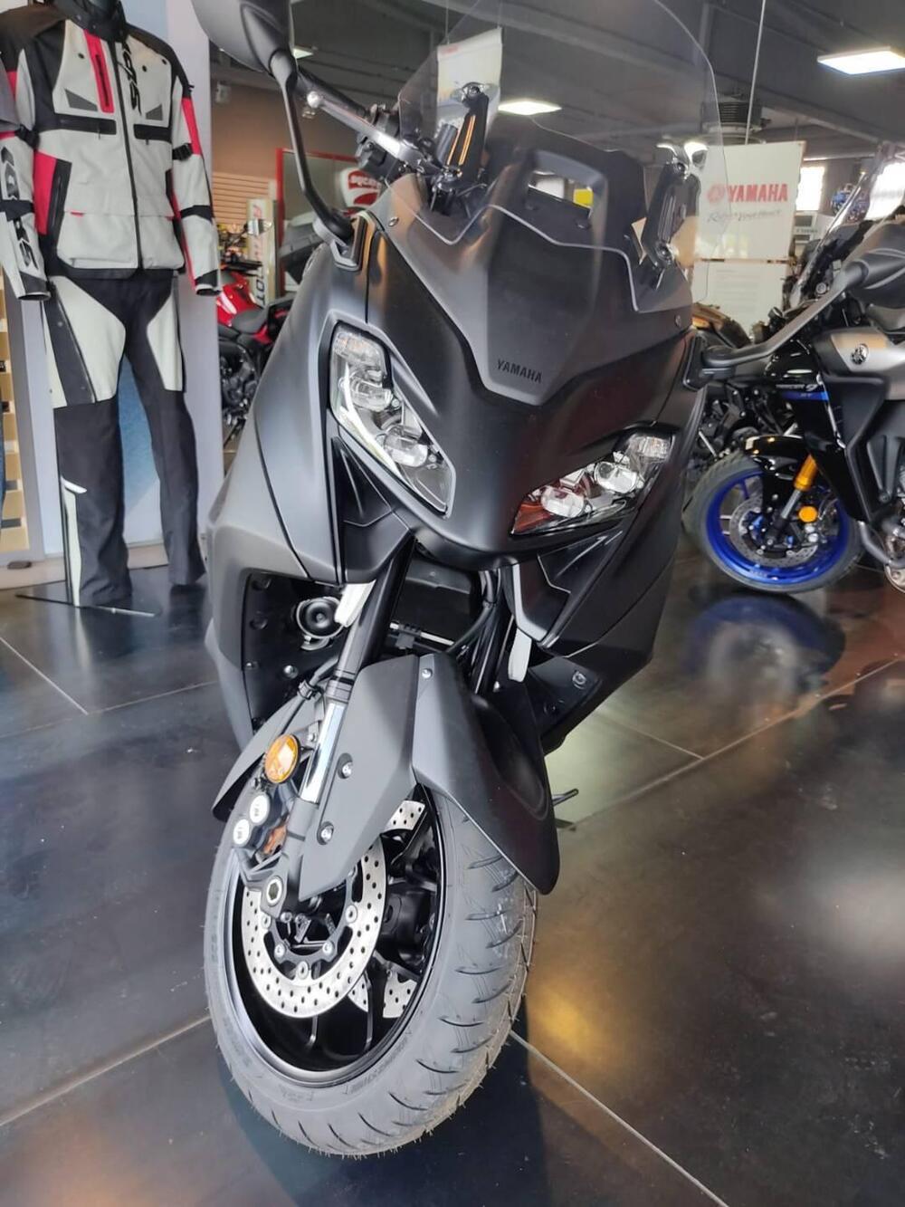 Yamaha T-Max 560 (2022 - 24) (4)