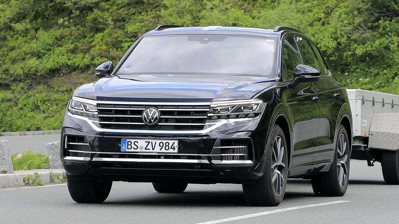 Volkswagen Touareg restyling, le foto spia 